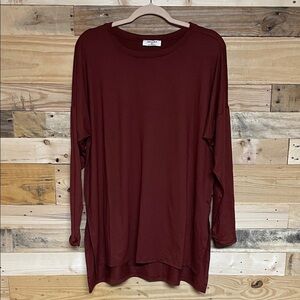 Zenana Outfitters Burgundy Crew Neck Top